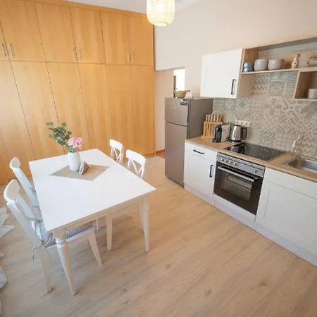 Gretl By S4y * Krumpendorf